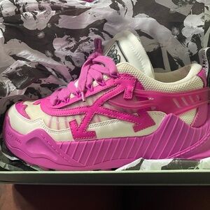 Woman’s Designer sneaker